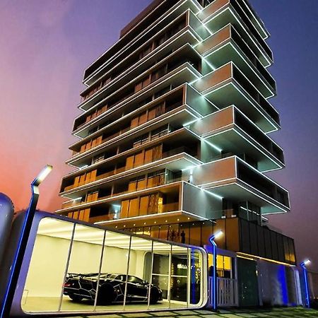Number One Oxford Street Hotel & Suites Accra Exterior photo