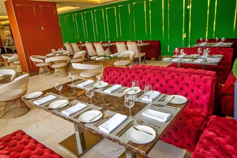 Number One Oxford Street Hotel & Suites Accra Exterior photo