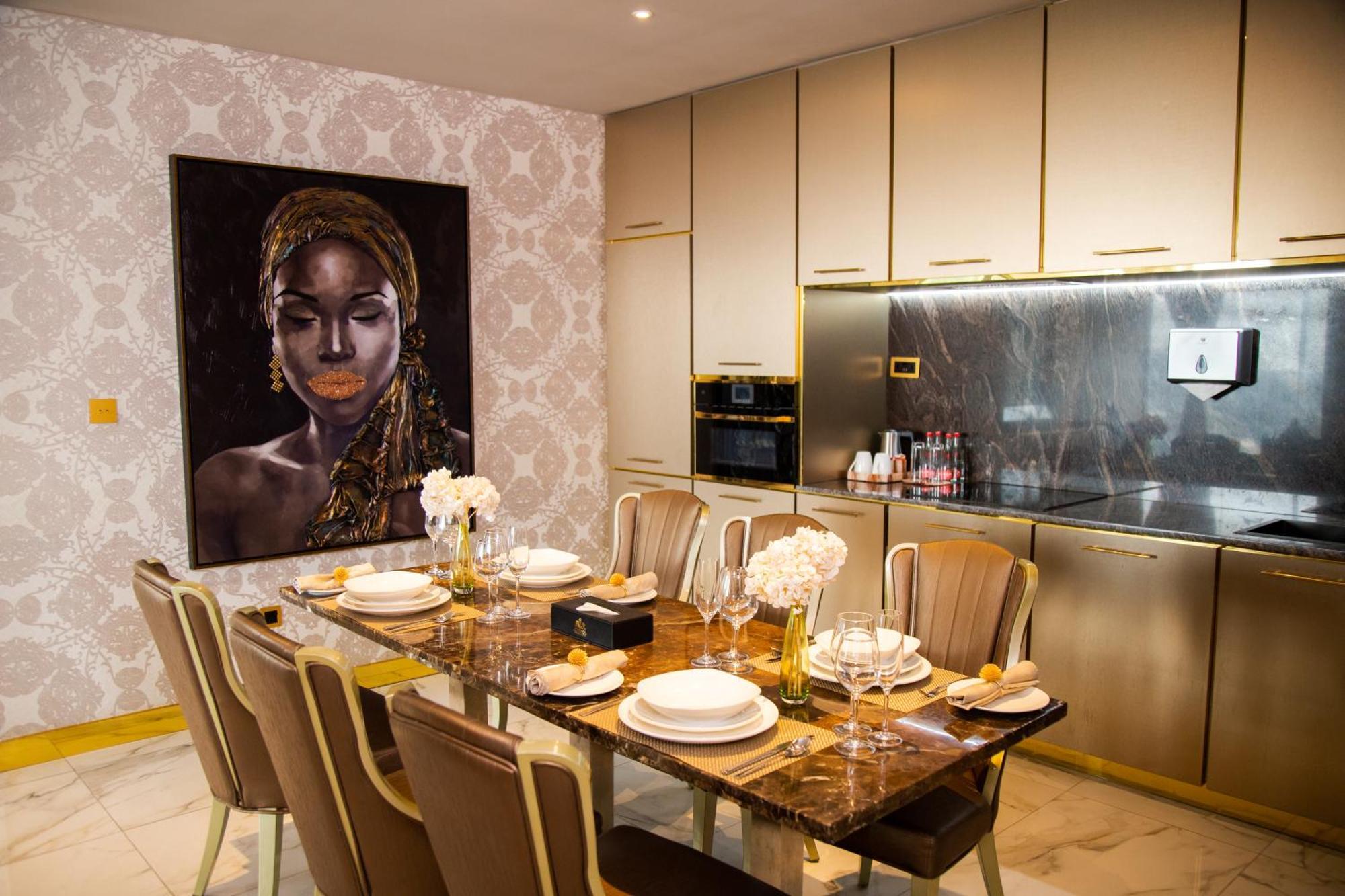 Number One Oxford Street Hotel & Suites Accra Exterior photo