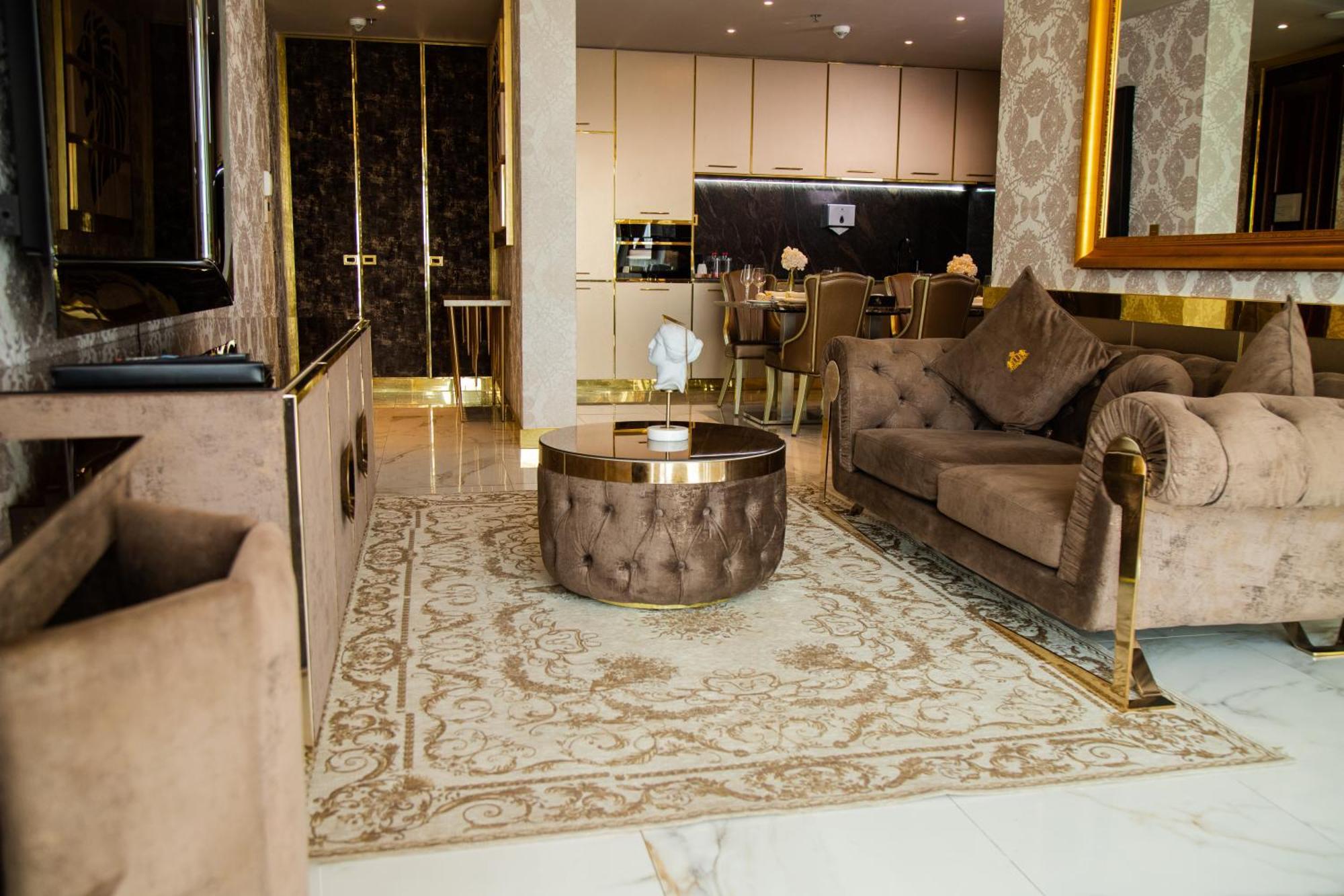 Number One Oxford Street Hotel & Suites Accra Exterior photo