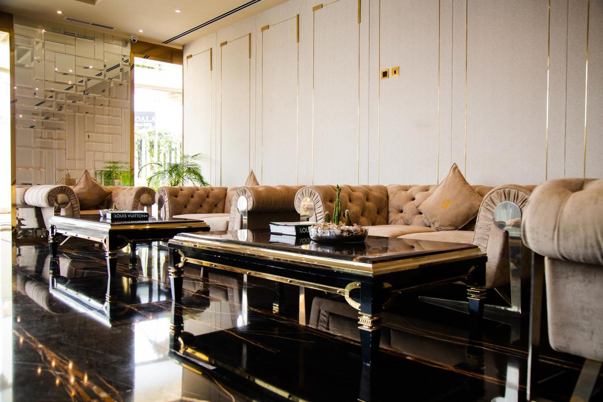 Number One Oxford Street Hotel & Suites Accra Exterior photo