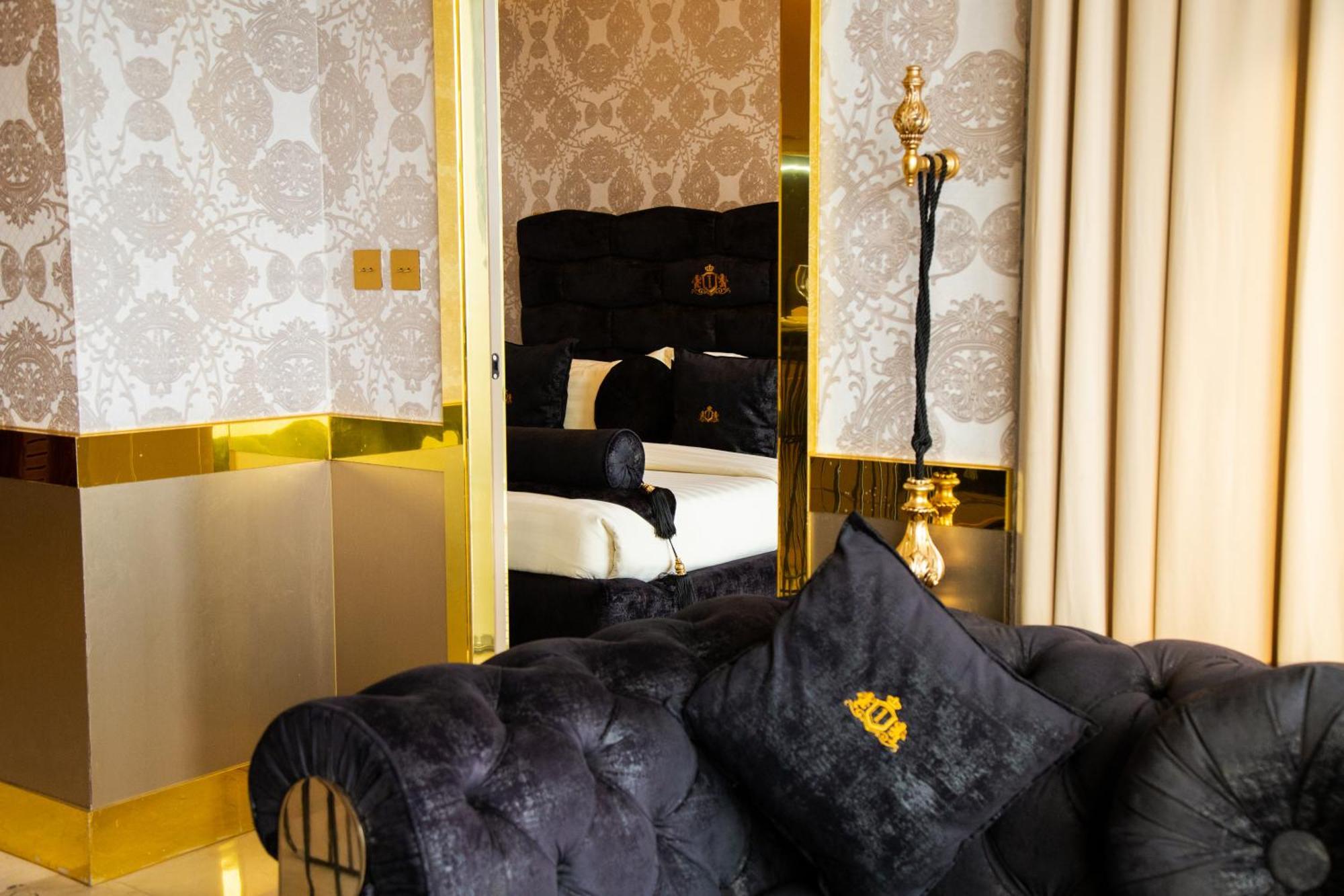 Number One Oxford Street Hotel & Suites Accra Exterior photo