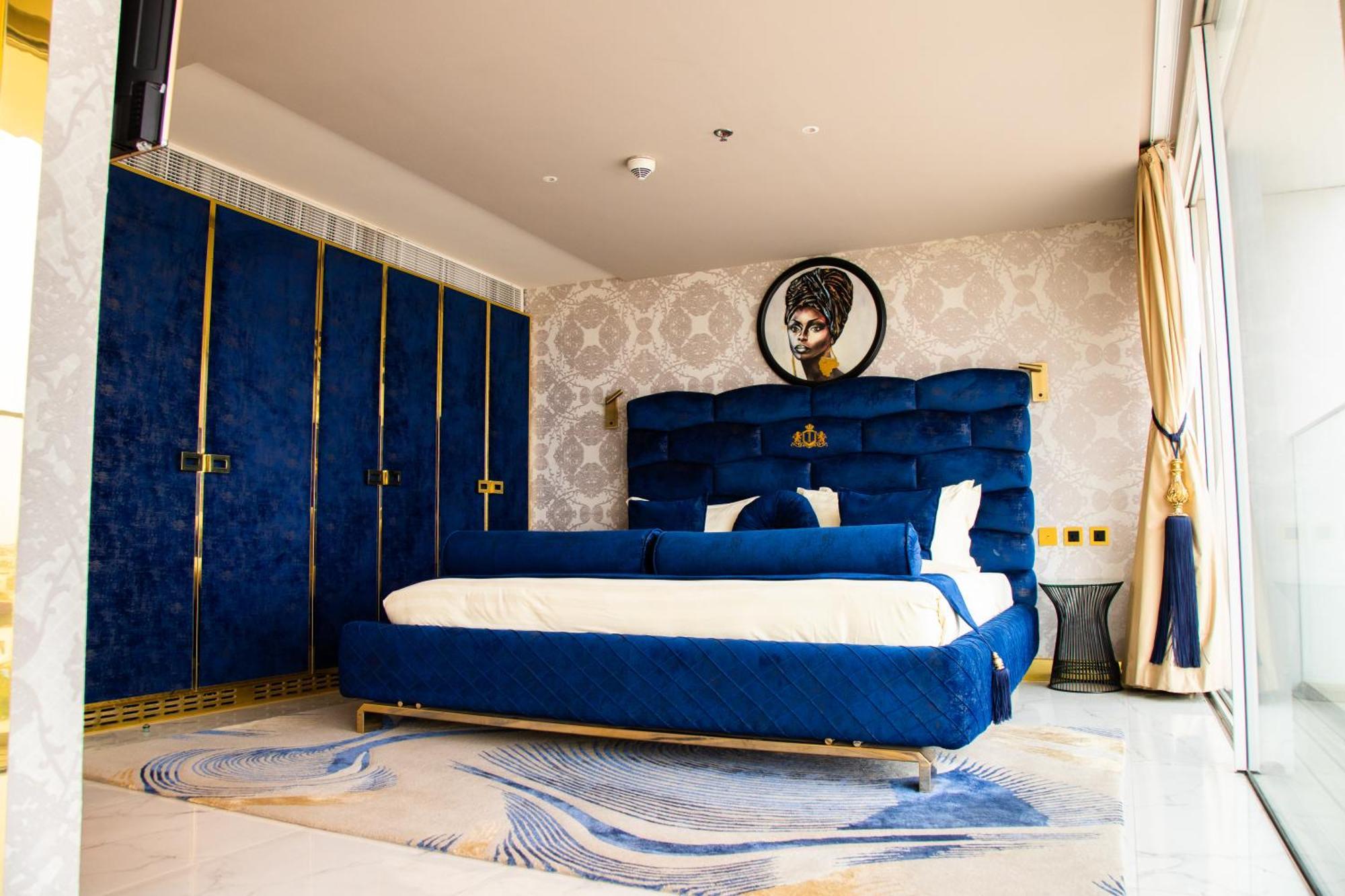 Number One Oxford Street Hotel & Suites Accra Exterior photo