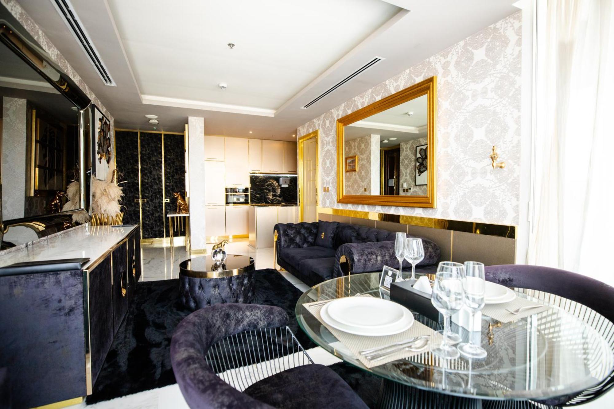 Number One Oxford Street Hotel & Suites Accra Exterior photo