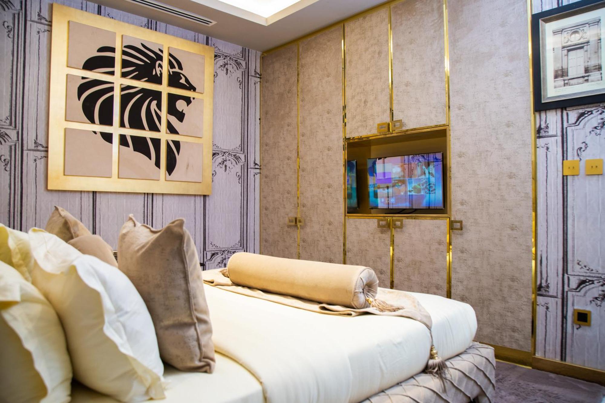 Number One Oxford Street Hotel & Suites Accra Exterior photo