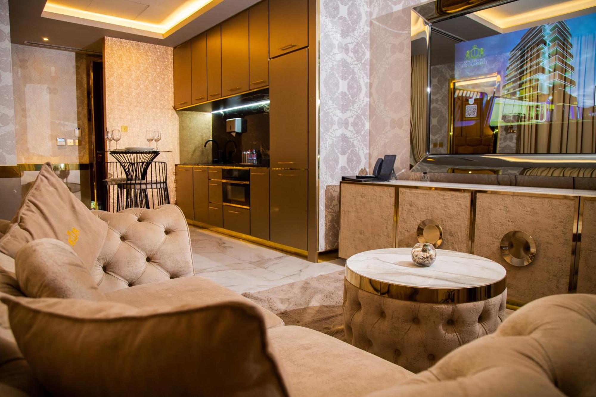 Number One Oxford Street Hotel & Suites Accra Exterior photo